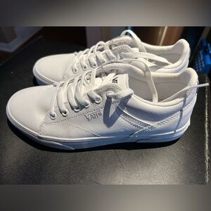 Vans sneakers size 9 - brand new without tags